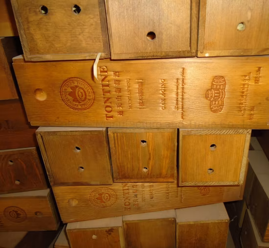 Boîte-cadeau en bois de vin en bois de pin paulownia personnalisée en gros de Chine